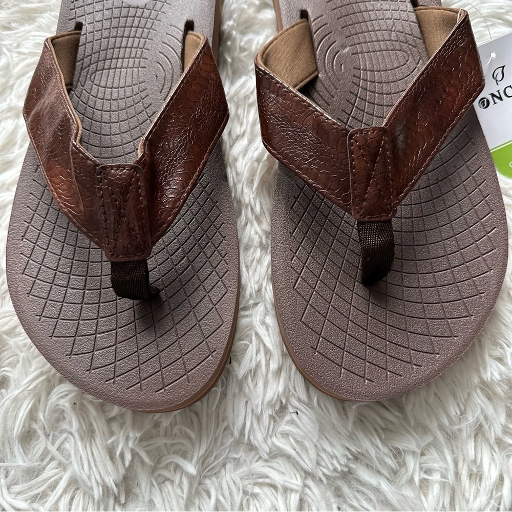 Oncai Mens Flip Flops Dark Brown New With Tags Size 11.5 - Picture 2 of 7